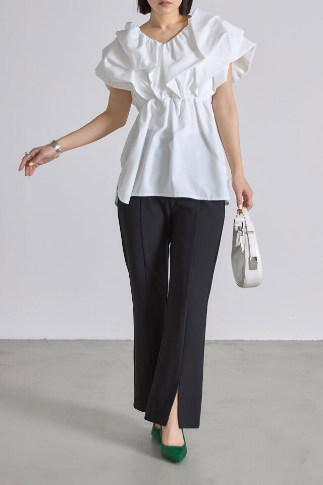 ☆です。 ストレッチセミフレアスリットパンツ