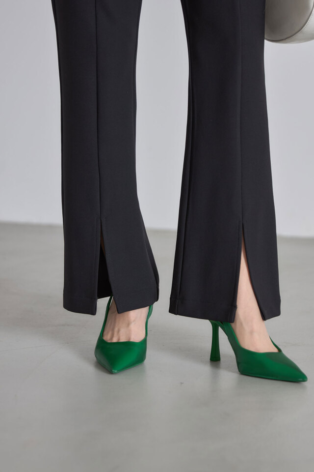 STYLEDELIストレッチセミフレアパンツ新品 STYLEDELIストレッチセミフレアパンツ新品 スタイルデリ STYLE