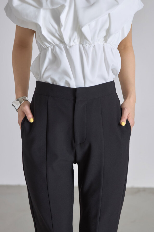 ☆です。 ストレッチセミフレアスリットパンツ