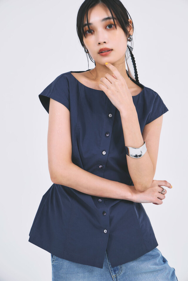 定価2.9万 ルフィル　完売品　バックレースアップブラウス　シャツ　23SS 定価2.9万 ルフィル 完売品 バックレースアップブラウス シャツ