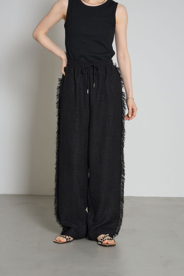 林田岬優さん着用】リラックスフリンジパンツ