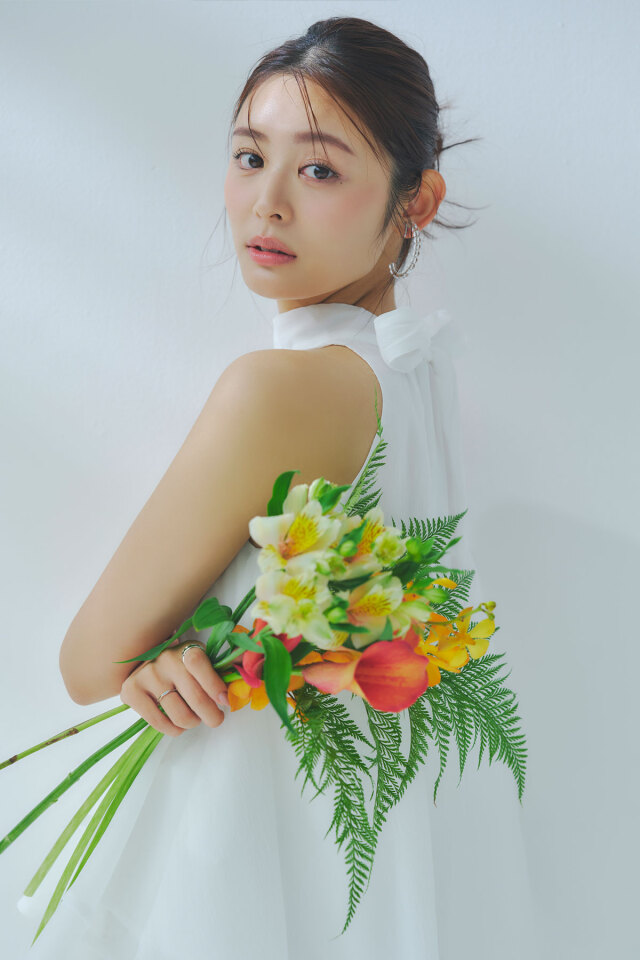 古畑星夏さん着用】アメスリハイネックブラウス