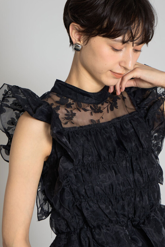 美香さん着用】シャーリングシアーブラウス