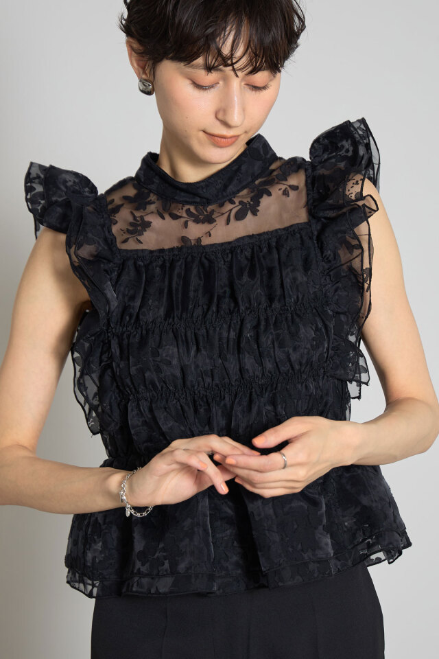 美香さん着用】シャーリングシアーブラウス