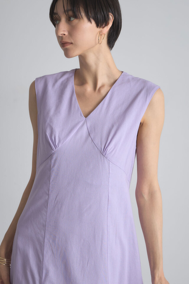Vネックリネンワンピース