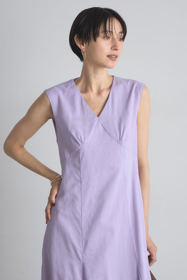 Vネックリネンワンピース