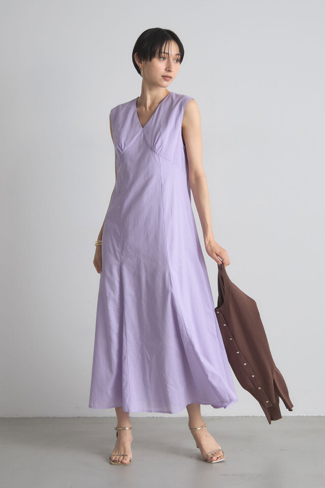Vネックリネンワンピース