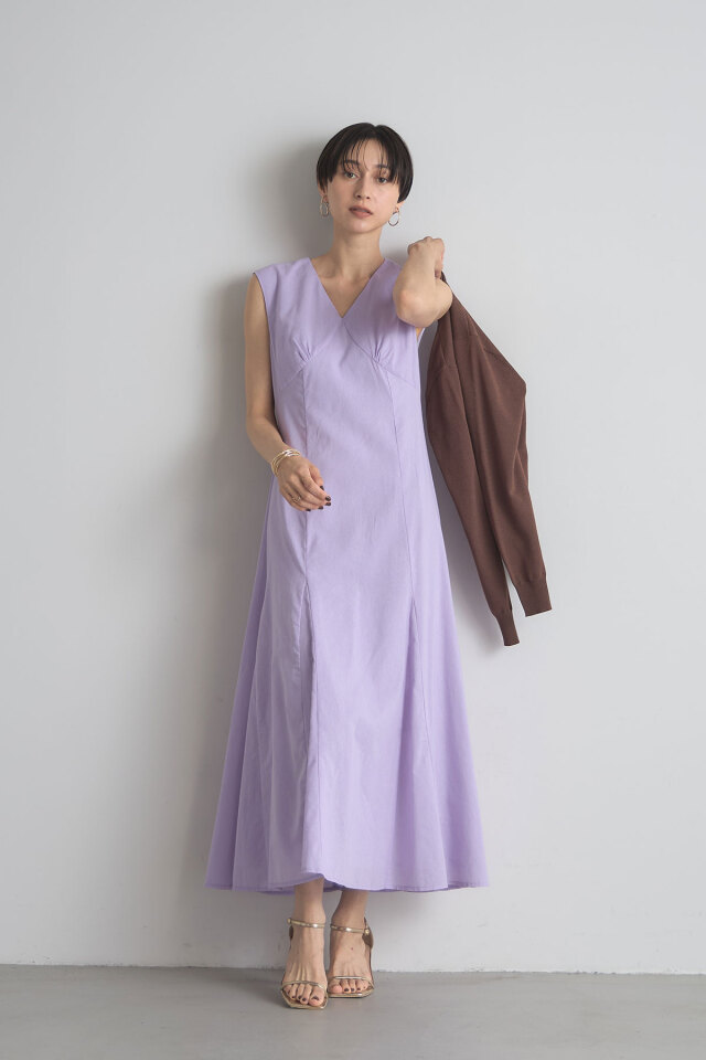 Vネックリネンワンピース