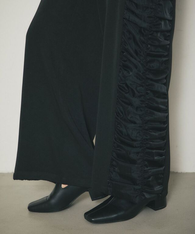 シャーリングパンツ