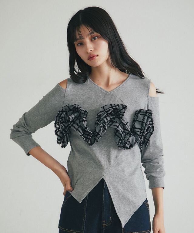 unosaggio ページ ラウンドヘムフリルTシャツ