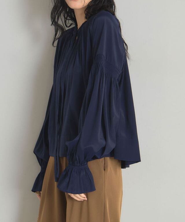 スキッパーギャザーブラウス