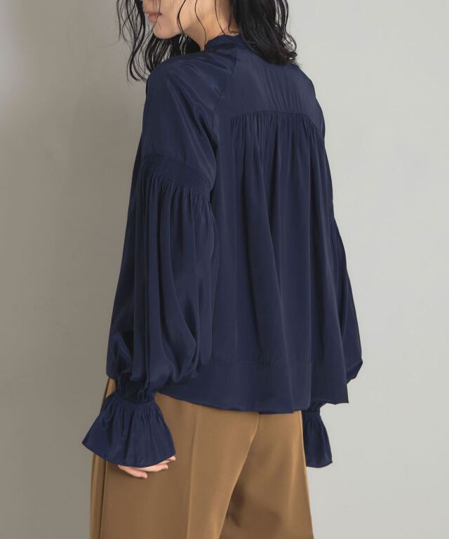 スキッパーギャザーブラウス