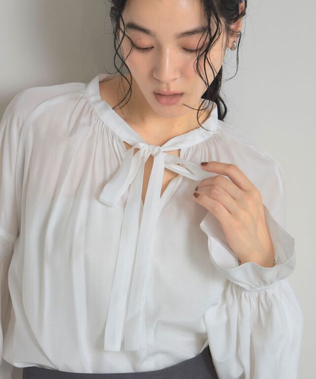 スキッパーギャザーブラウス