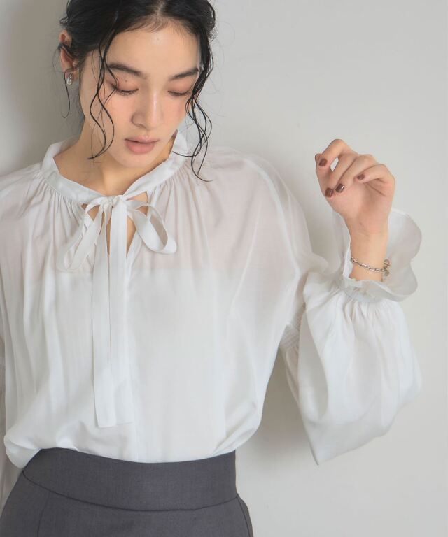 スキッパーギャザーブラウス