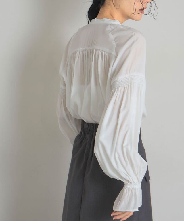 スキッパーギャザーブラウス