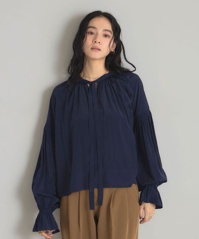 スキッパーギャザーブラウス