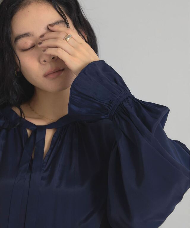 スキッパーギャザーブラウス