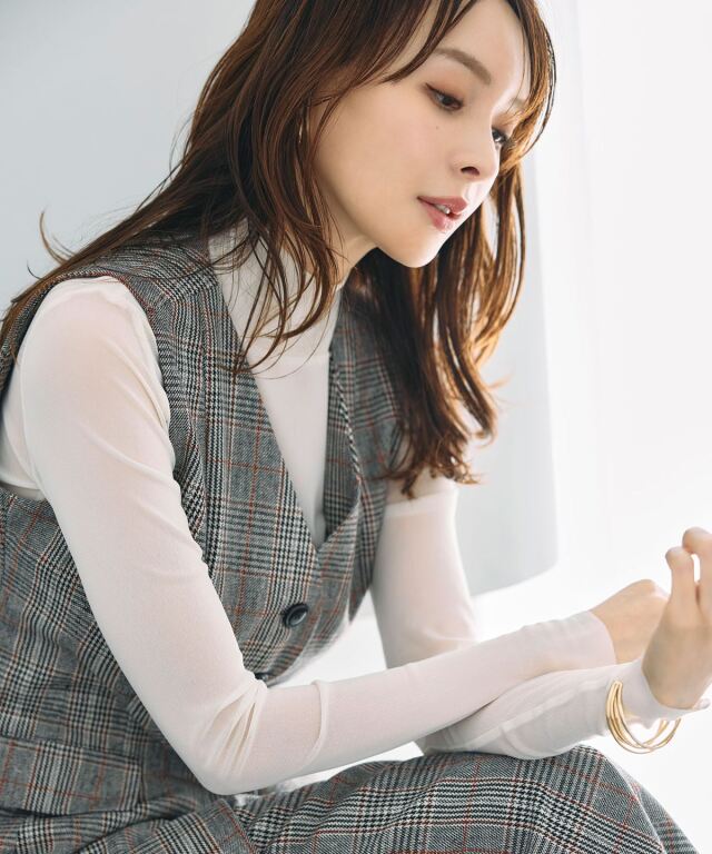 【舞川あいくさん着用】ペプラムジレ×タイトSKセットアップ