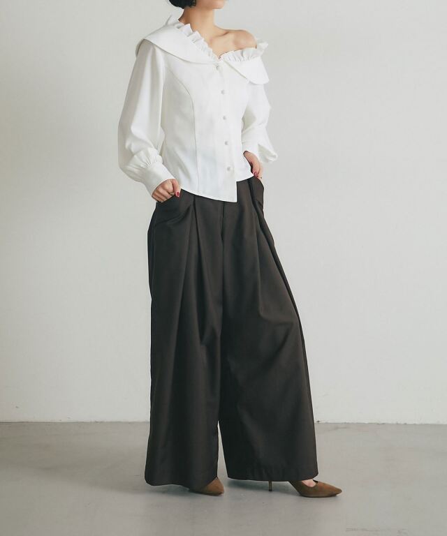 フラップ付きタックワイドパンツ