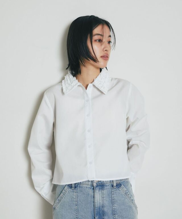 フリルカラーブラウス