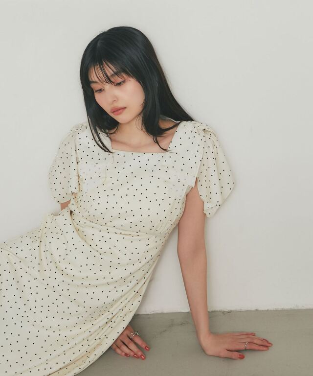 ビジュー付きスウェットチュニック