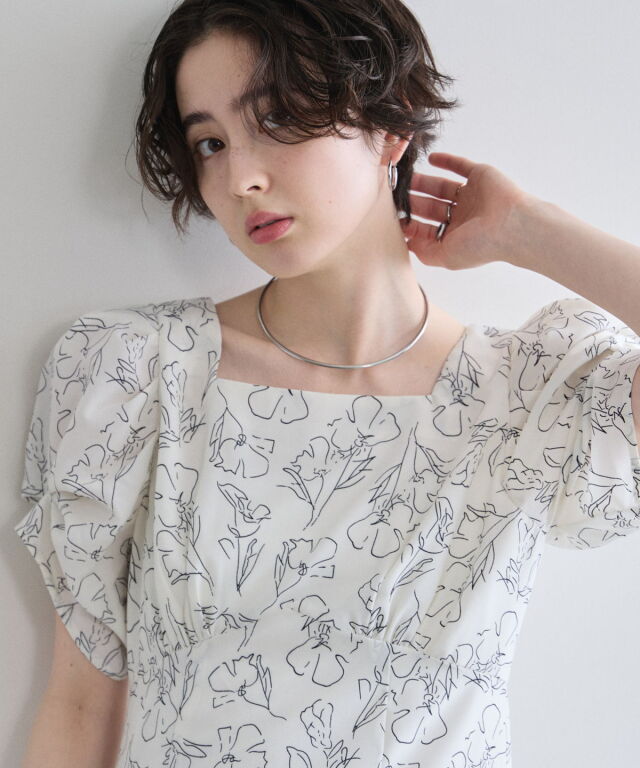 有村架純着用 FRAY I.D フラワープリントスクエアネックワンピース フラワープリントスクエアネックワンピース