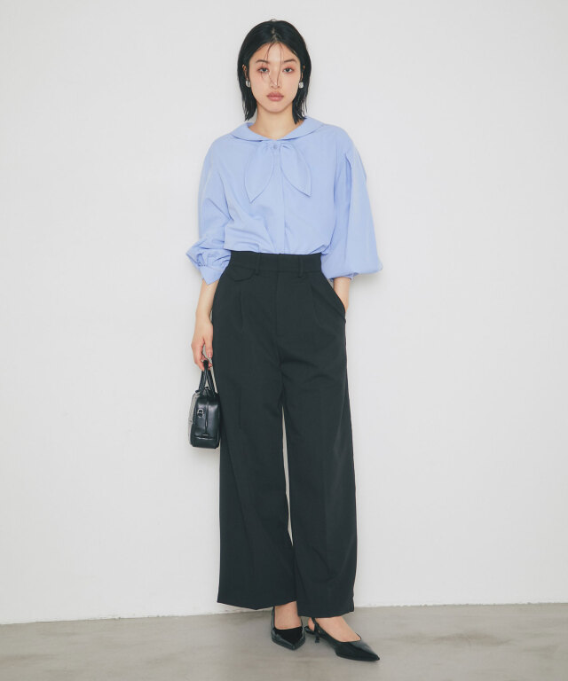 ラインタックストレートパンツ