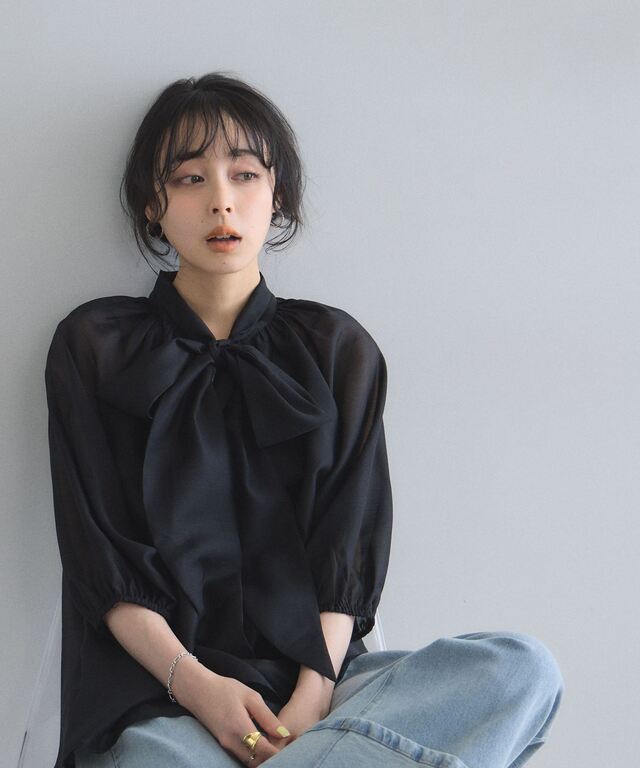 24AW IENA 前後2WAY リボンブラウス　黒　シアー　ベルスリーブ IENA - 24AW IENA 前後2WAY リボンブラウス 黒 シアー ベルスリーブの