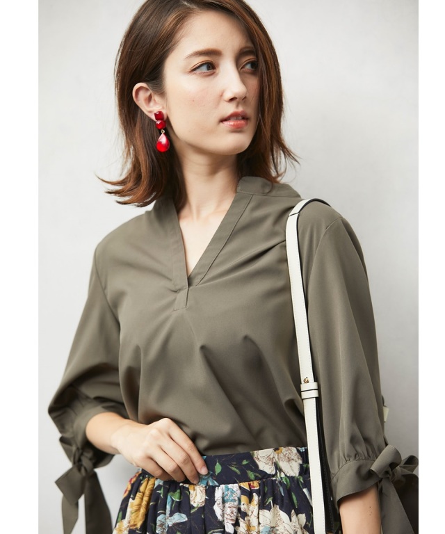 袖リボンブラウス