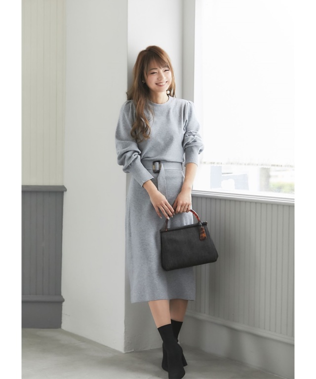 N Airi Taitoさん着用 タイトスカートニットセットアップ