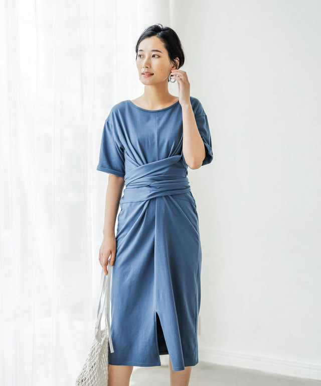 ウエストリボン付きセンタースリットワンピース ウエストリボン付きセンタースリットワンピース