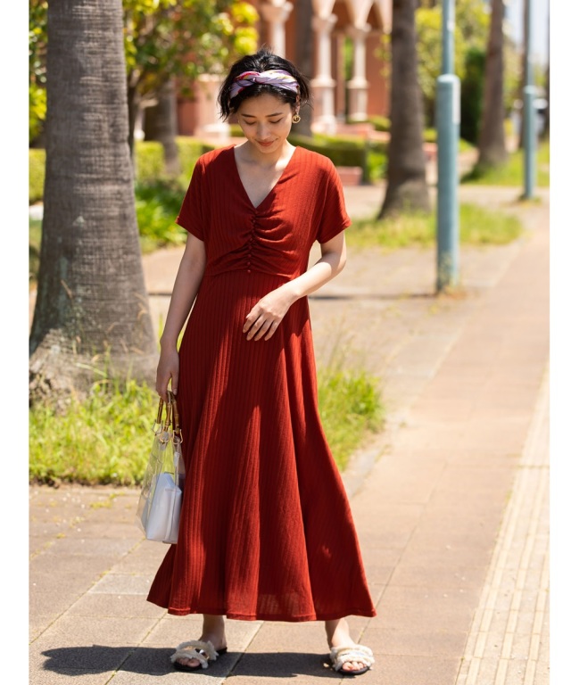 センターギャザーvネックリブワンピース