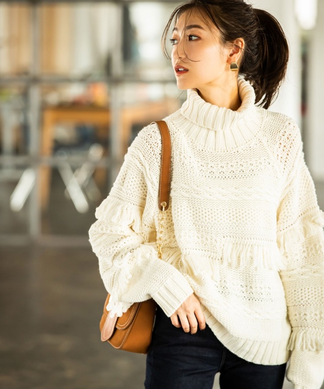 金子麻貴さん着用 フリンジケーブルタートルニット