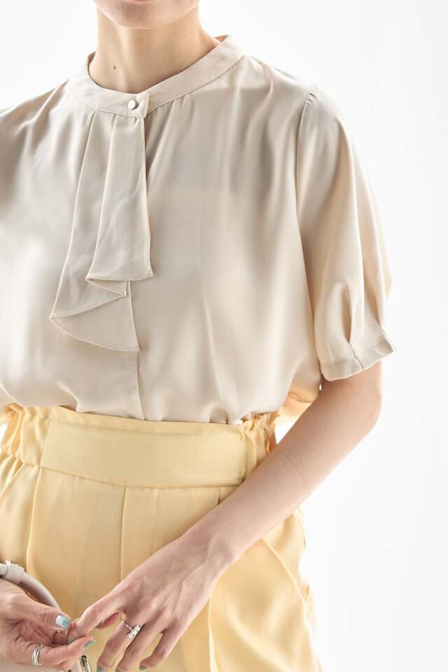 【美品】LANVIN PARIS　ボウタイ半袖ブラウス　グリーン　とろみ 美品】LANVIN PARIS ボウタイ半袖ブラウス グリーン とろみ