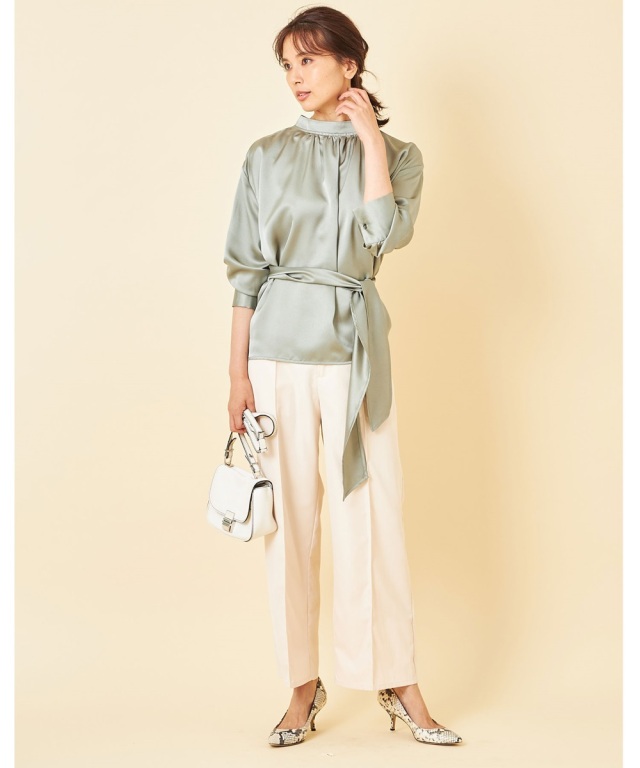 ブラウジングサテンブラウス