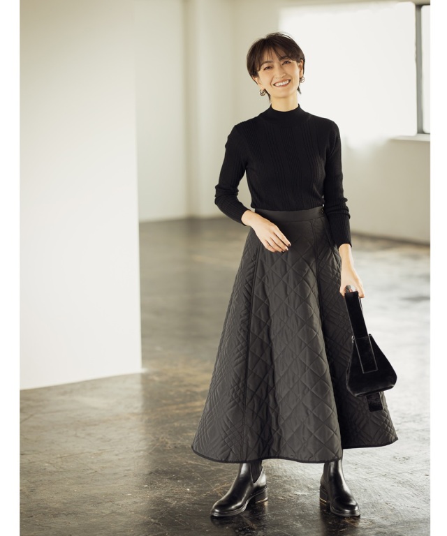 岩間恵さん着用》ランダムリブハイネックトップス
