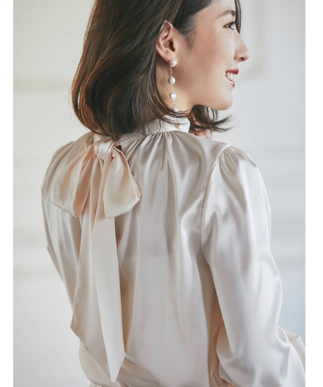 高田麻紀子さんコラボ バックリボンサテンボウタイブラウス