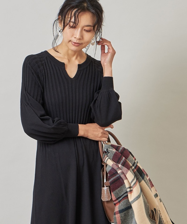リブ切替キーネックニットワンピース