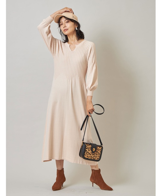 リブ切替キーネックニットワンピース