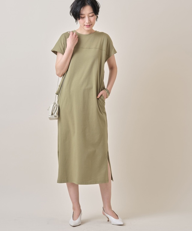 後ろペプラムワンピース