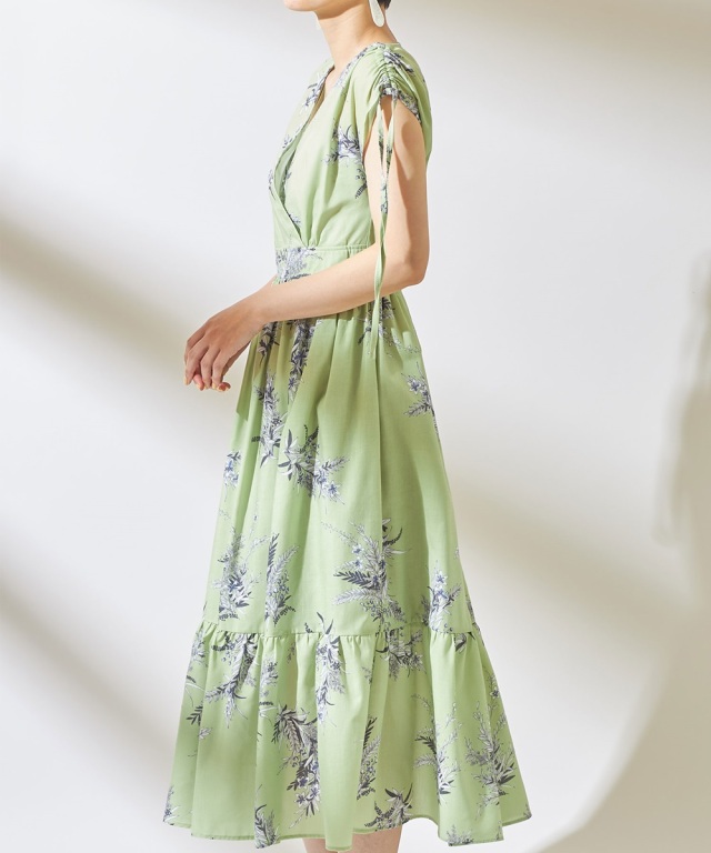 成瀬愛里さん着用】フラワーブーケプリントワンピース 