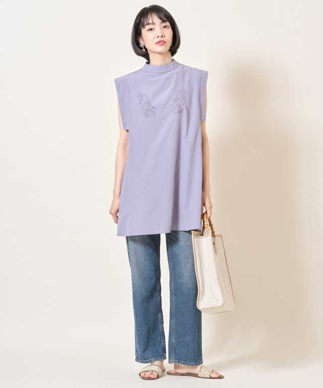 スタンドカラー刺繍ブラウス