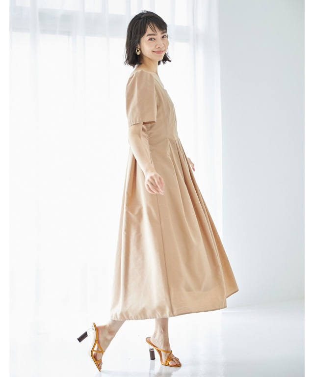 美品 値下げ中 tential テンシャル ワンピース ベージュ タックデザインワンピース
