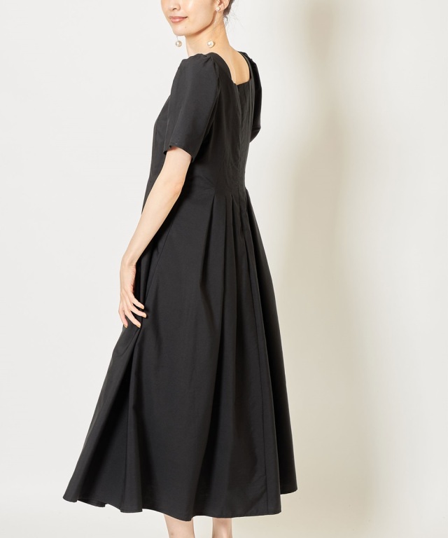 美品✨️kay me【宇宙素材】ピンク×ブラック デコルテタックワンピース 美品✨️kay me【宇宙素材】ピンク×ブラック デコルテタックワンピース