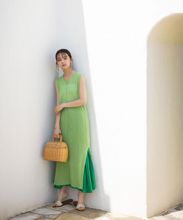 小林有里さん着用 シアーロングニットワンピース