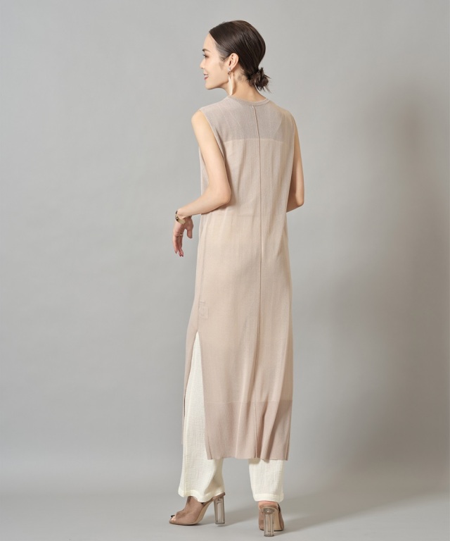 小林有里さん着用 シアーロングニットワンピース