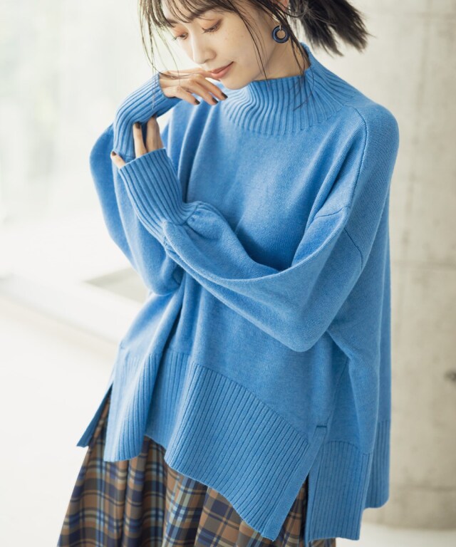 金子麻貴さん着用》リブスリットニットプルオーバー