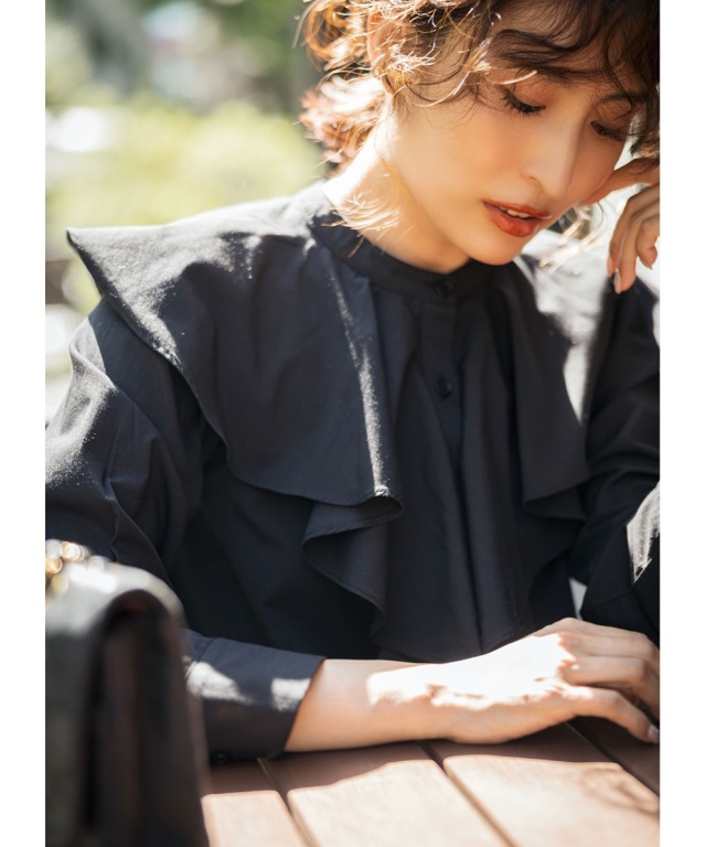 10月19日午前0:00再販！《Ayaさん着用》前後2WAYフリルケープシャツ