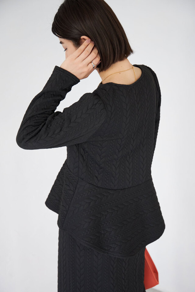 ケーブルジャガードペプラムカットソー