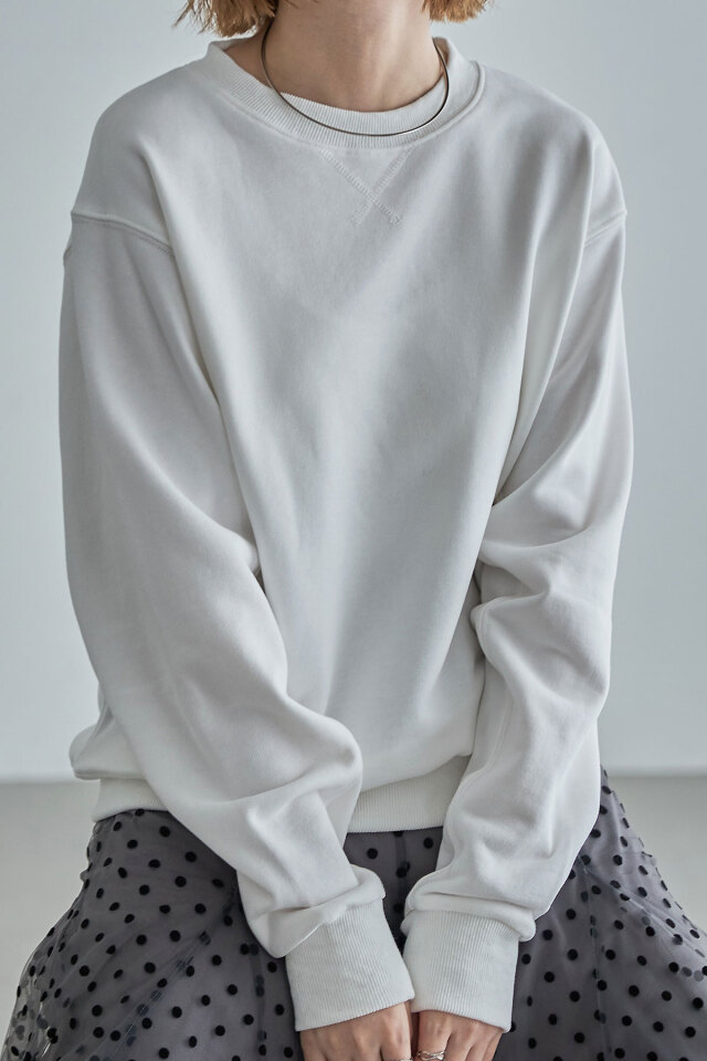 チャーム付きステッチ裏毛プルオーバー